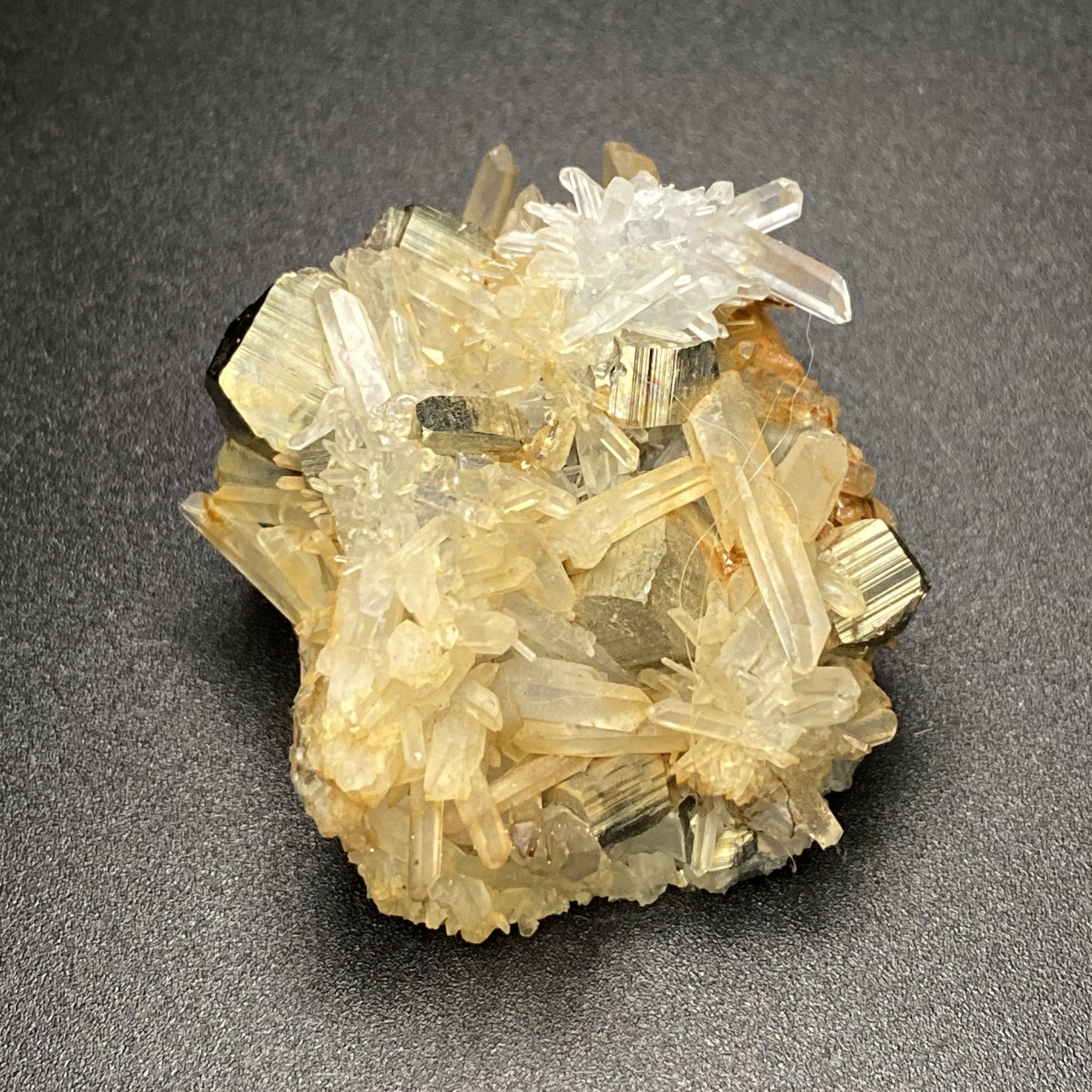 Pyrite on Quartz 01