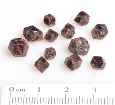 Garnet Almandine 01